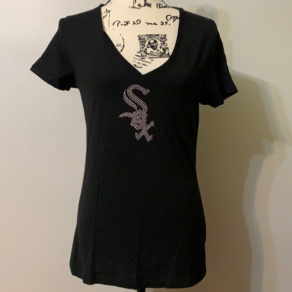 Magestic Fan Fare Tops - Ladies Chicago White Sox v-neck t-shirt